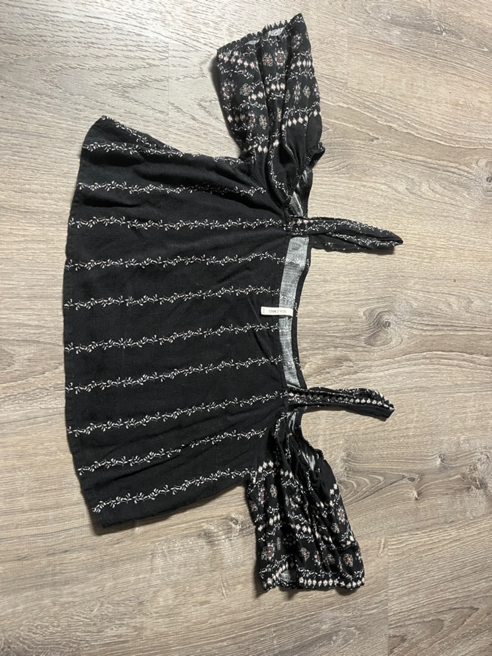 Solemio Black and White Off-Shoulder Crop Top